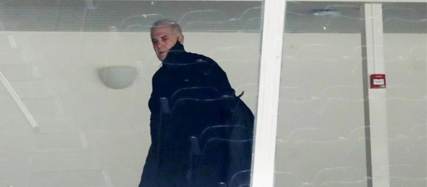 ΑΕΚ-Ολυμπιακός: Αποχώρησε στο ημίχρονο ο Μελισσανίδης